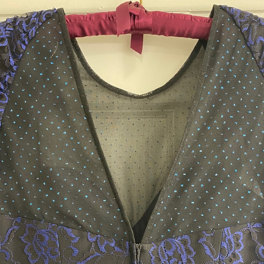 Vintage 1980’s Midnight Blue Lace Gown - Picture 9 of 10